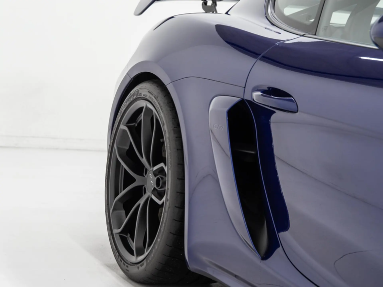Porsche 718 Cayman GT4