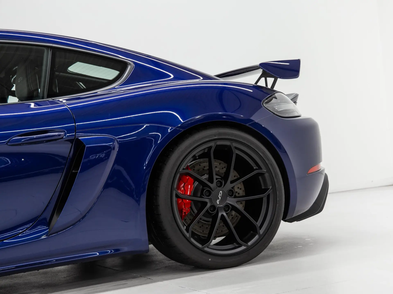 Porsche 718 Cayman GT4