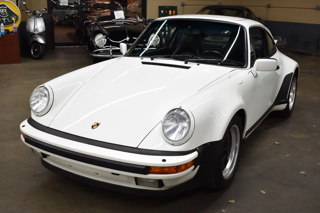 Porsche 911 Turbo 3.3