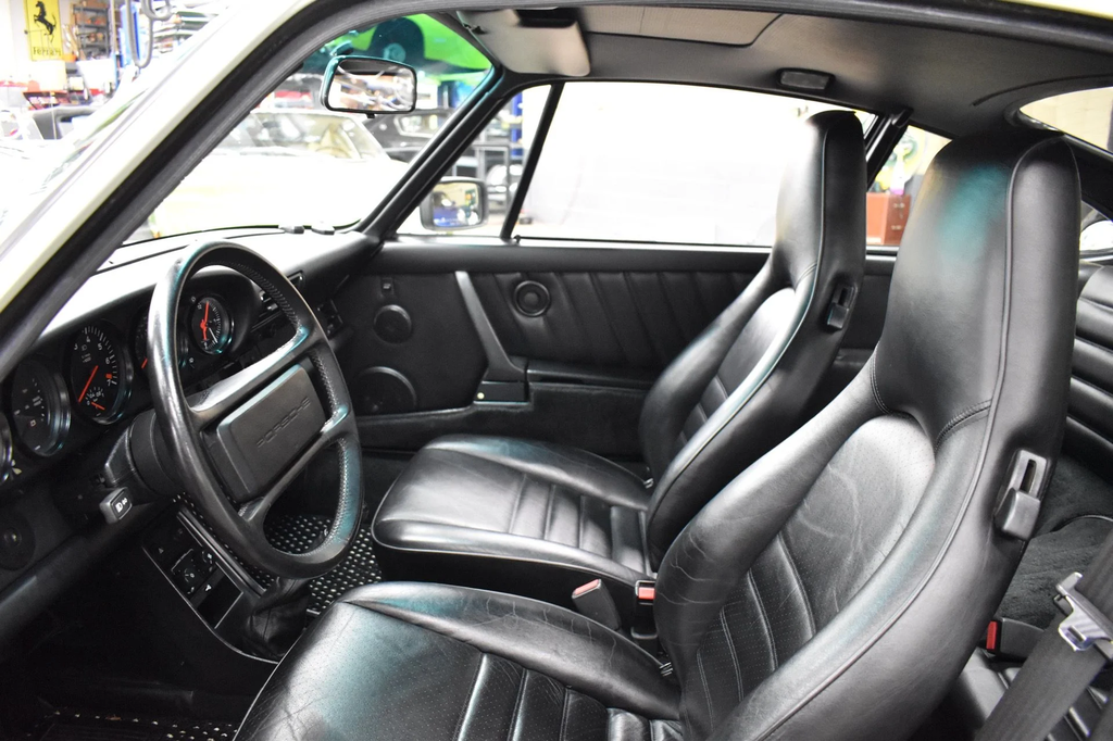 Porsche 911 Turbo 3.3