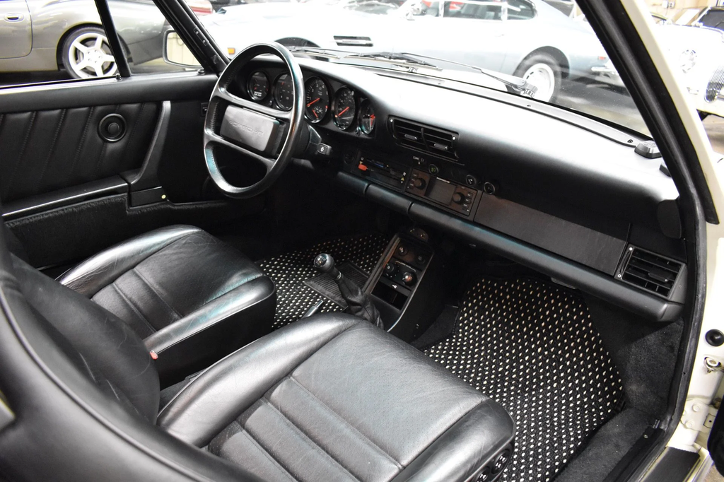 Porsche 911 Turbo 3.3