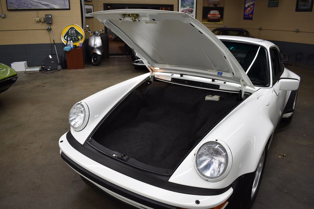 Porsche 911 Turbo 3.3