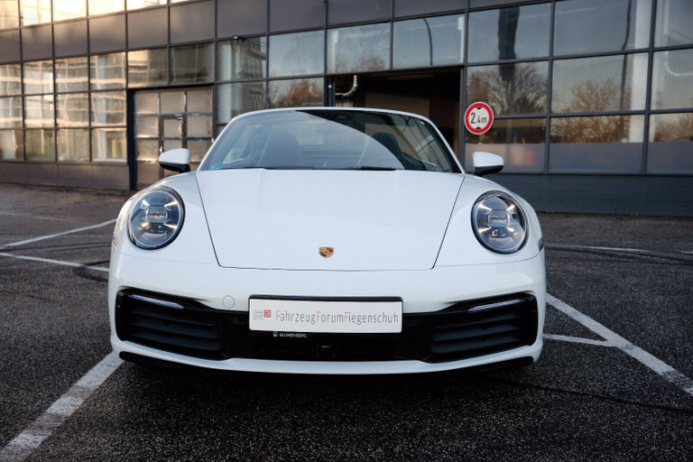 Porsche 992 Carrera 4S