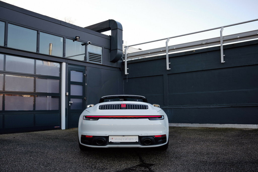 Porsche 992 Carrera 4S