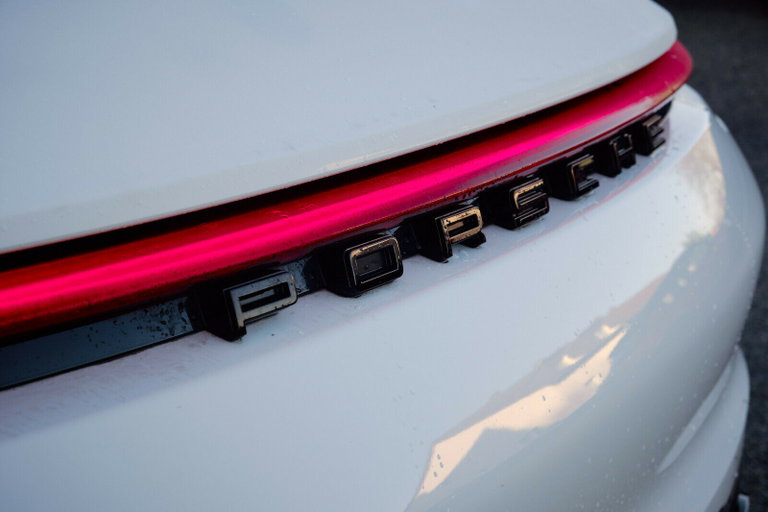 Porsche 992 Carrera 4S