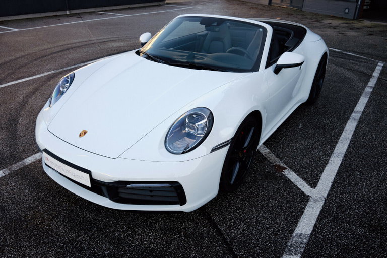 Porsche 992 Carrera 4S