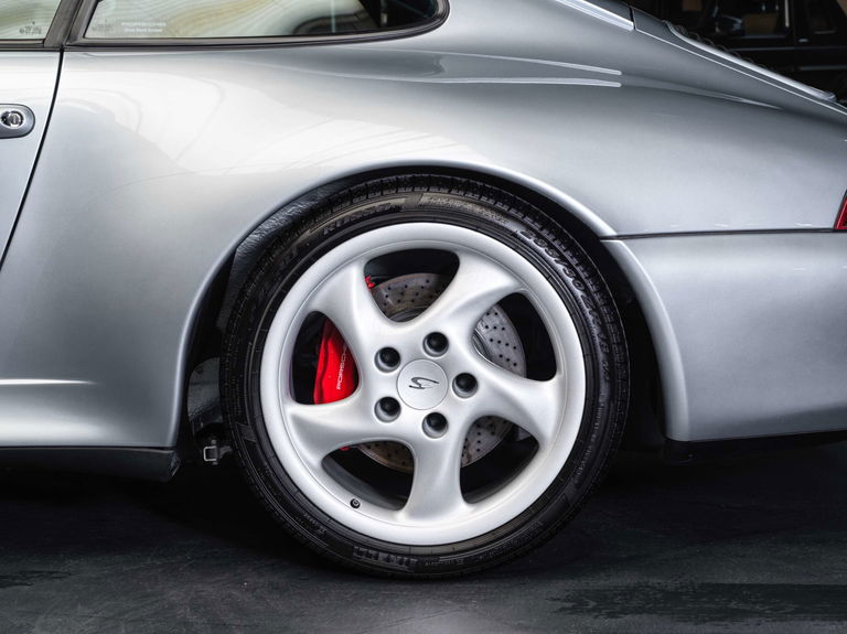 Porsche 993 Carrera 4S