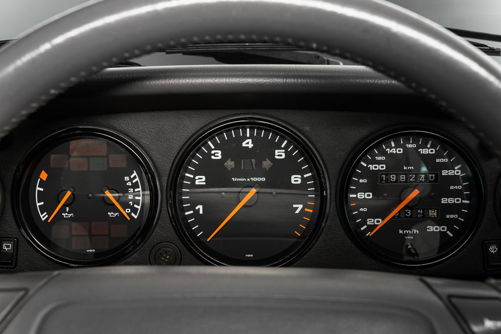 Porsche 964 Carrera 4