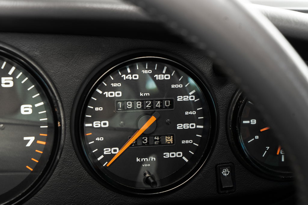 Porsche 964 Carrera 4