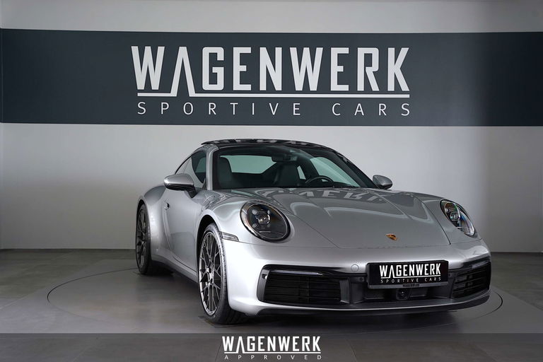 Porsche 992 Carrera 4