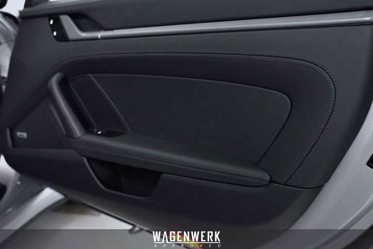 Porsche 992 Carrera 4