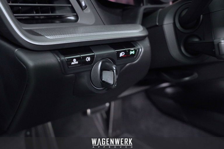 Porsche 992 Carrera 4