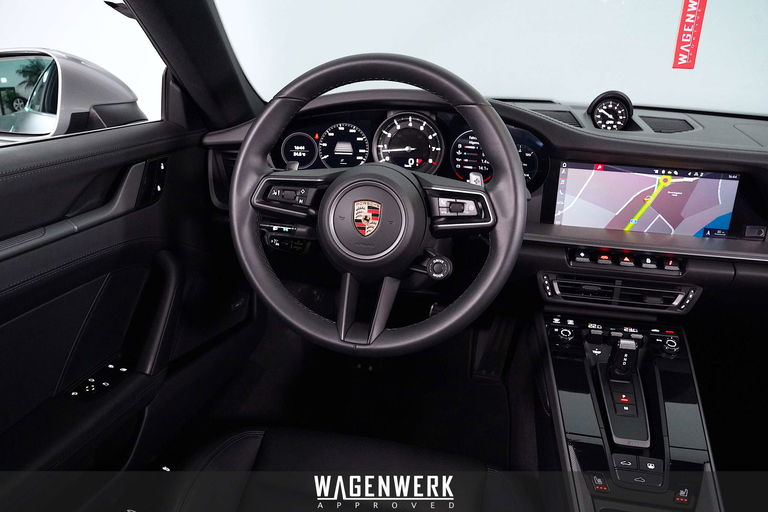 Porsche 992 Carrera 4