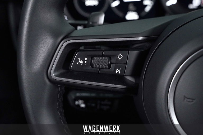 Porsche 992 Carrera 4