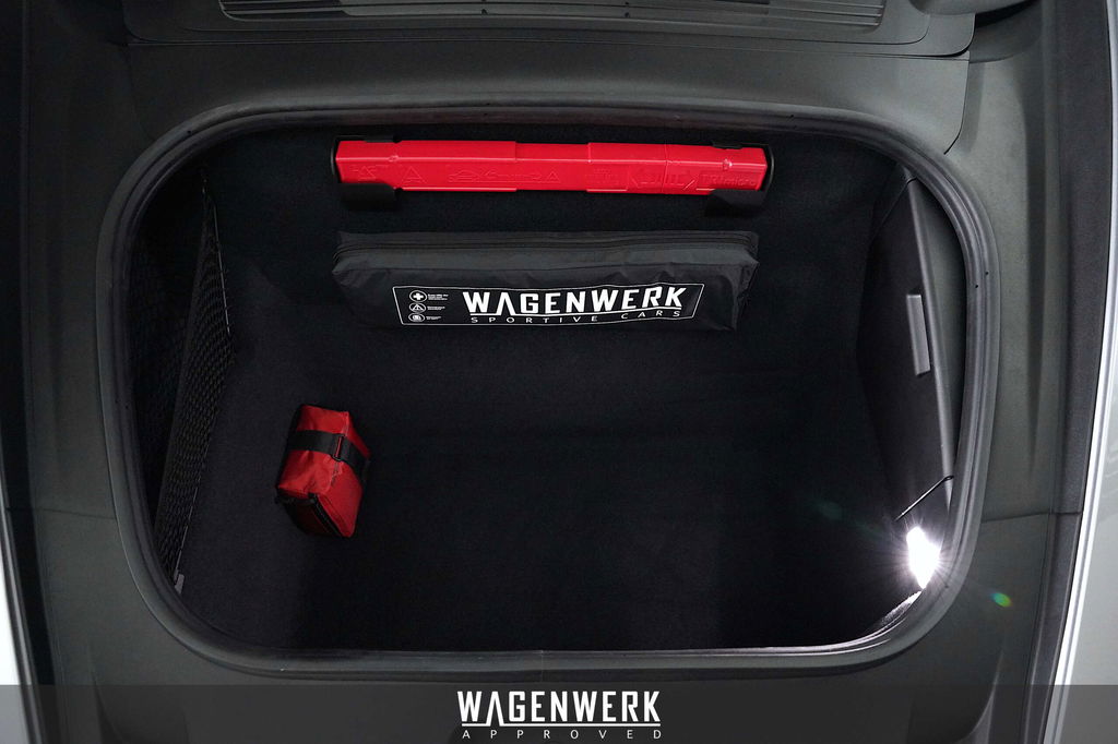 Porsche 992 Carrera 4