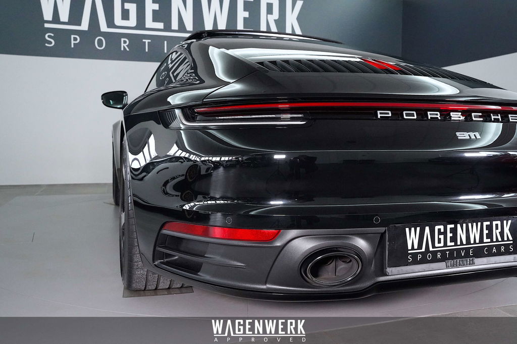 Porsche 992 Carrera