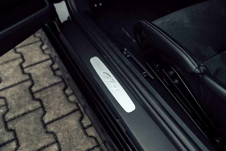 Porsche 981 Cayman GT4