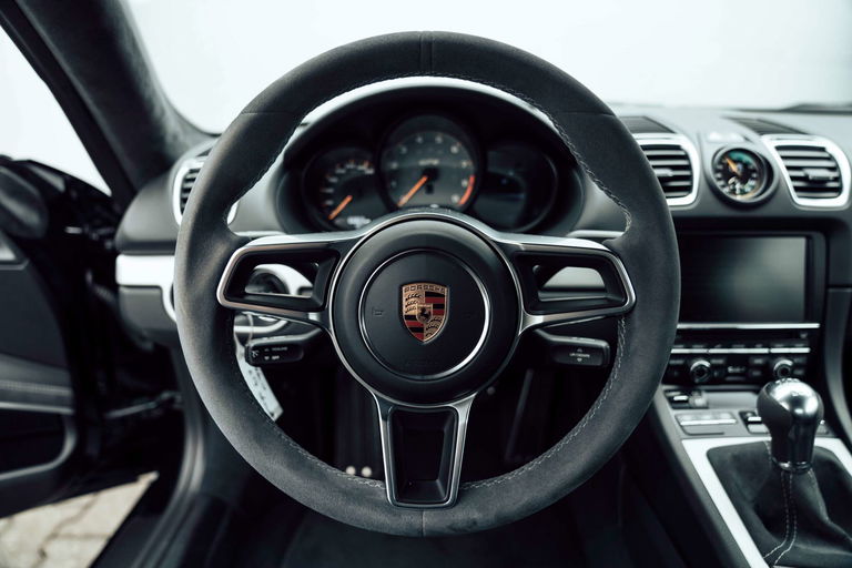 Porsche 981 Cayman GT4