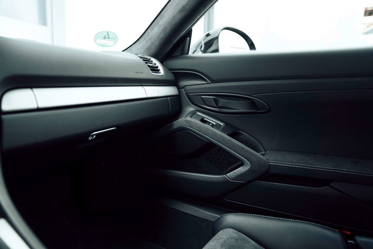 Porsche 981 Cayman GT4