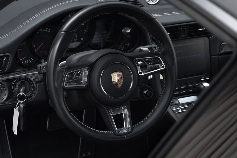 Porsche 991.2 Carrera GTS