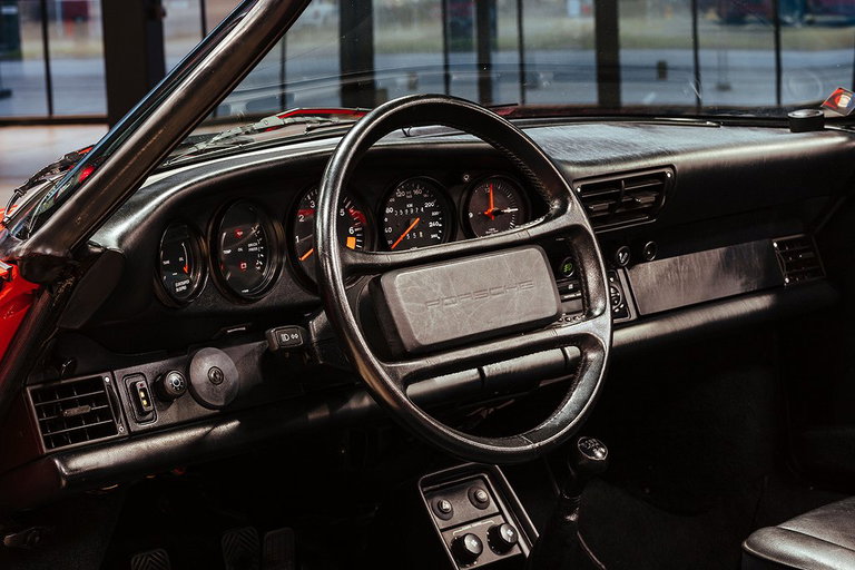 Porsche 911 Carrera 3.2 Speedster
