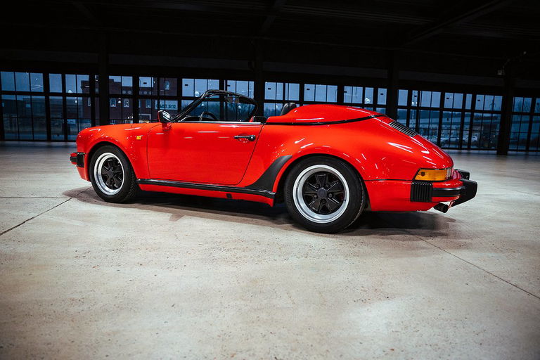 Porsche 911 Carrera 3.2 Speedster