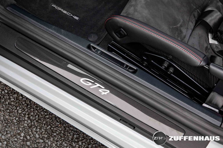 Porsche 718 Cayman GT4