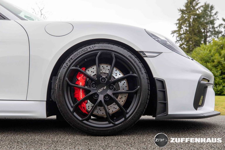 Porsche 718 Cayman GT4