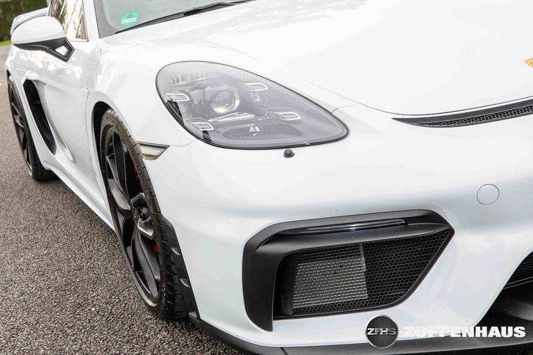 Porsche 718 Cayman GT4