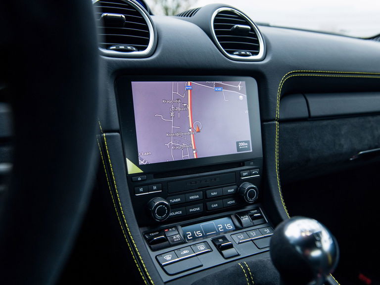 Porsche 718 Cayman GT4