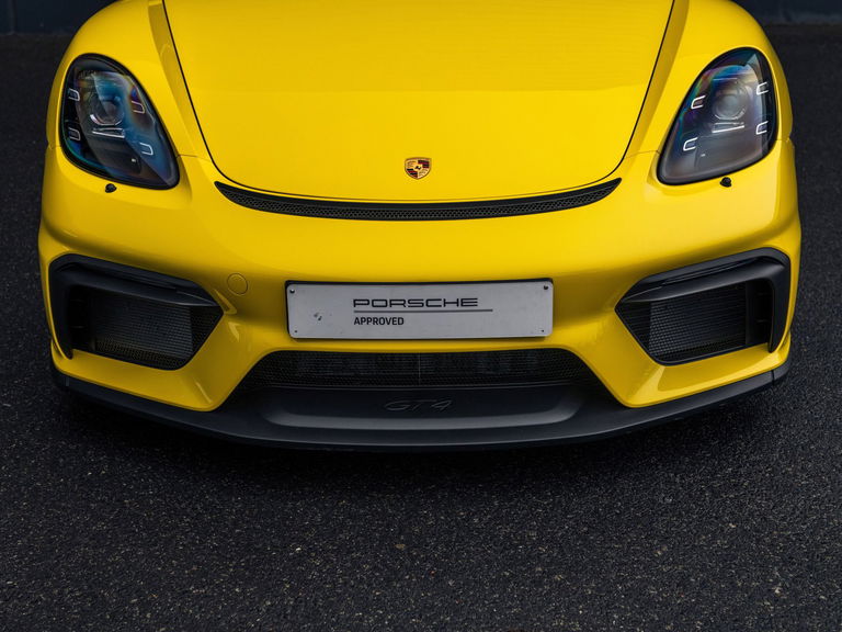 Porsche 718 Cayman GT4