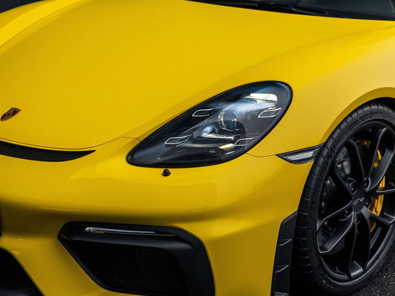 Porsche 718 Cayman GT4