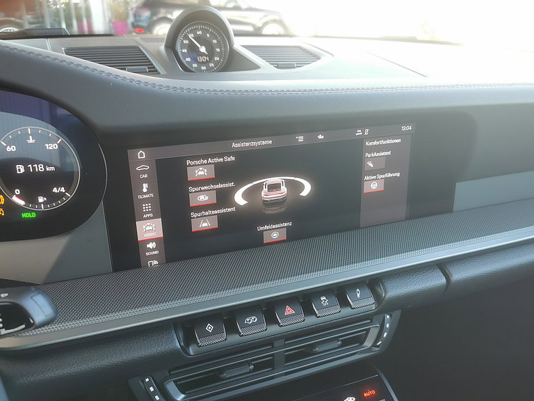 Porsche 992 Carrera 4