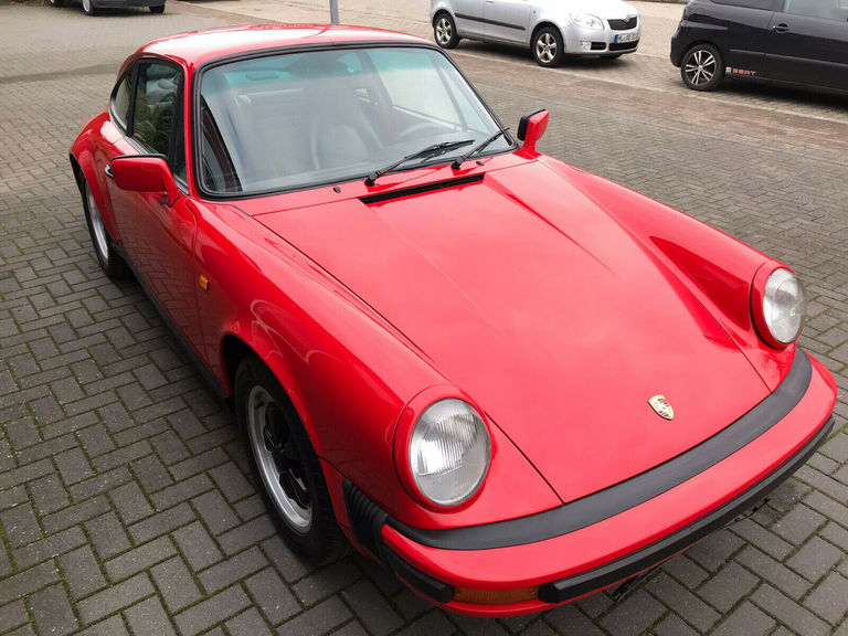 Porsche 911 Carrera 3.2