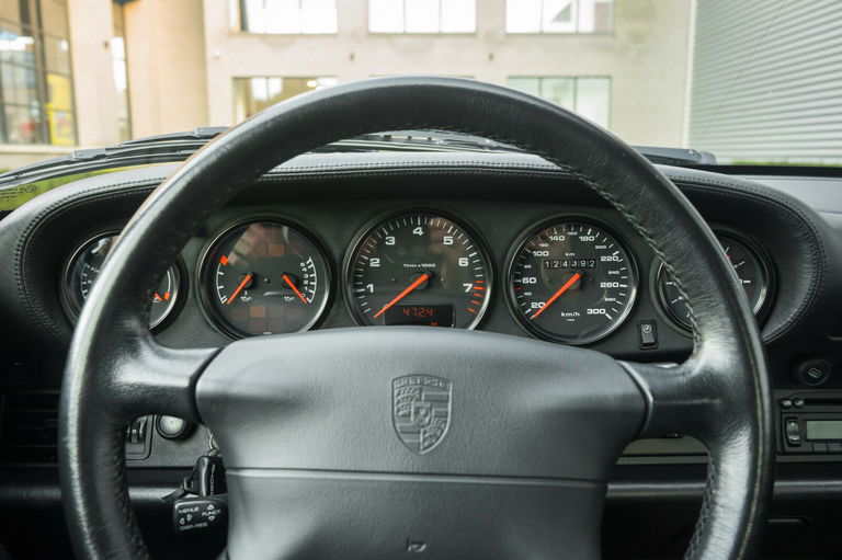 Porsche 993 Carrera 4S