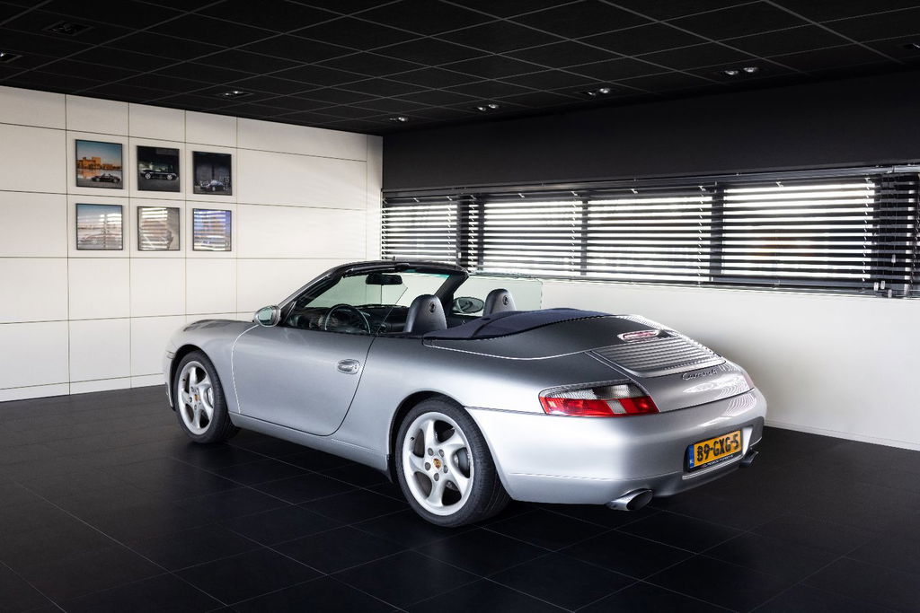 Porsche 996 Carrera 4