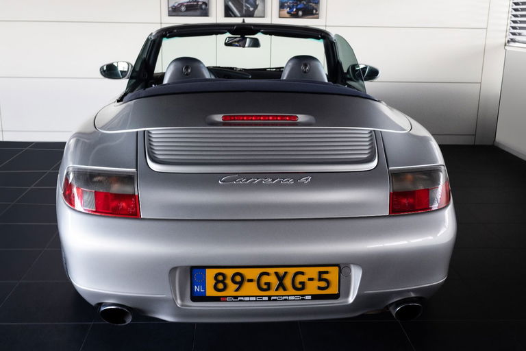 Porsche 996 Carrera 4