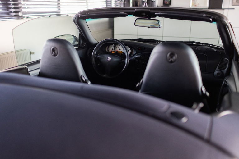 Porsche 996 Carrera 4