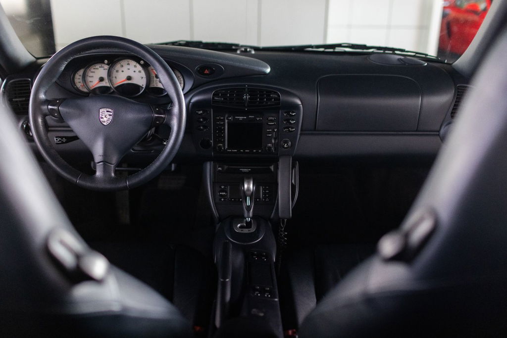 Porsche 996 Carrera 4