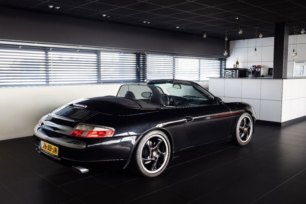 Porsche 996 Carrera 4
