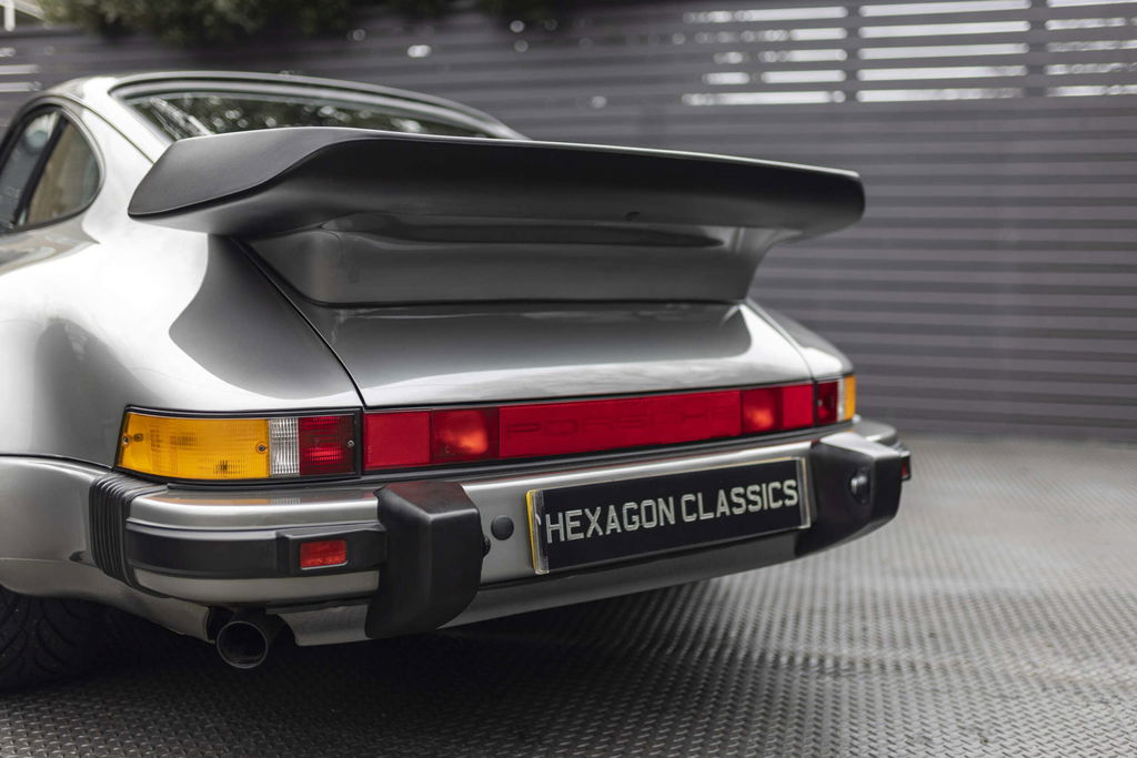 Porsche 911 Carrera 3.2 Supersport