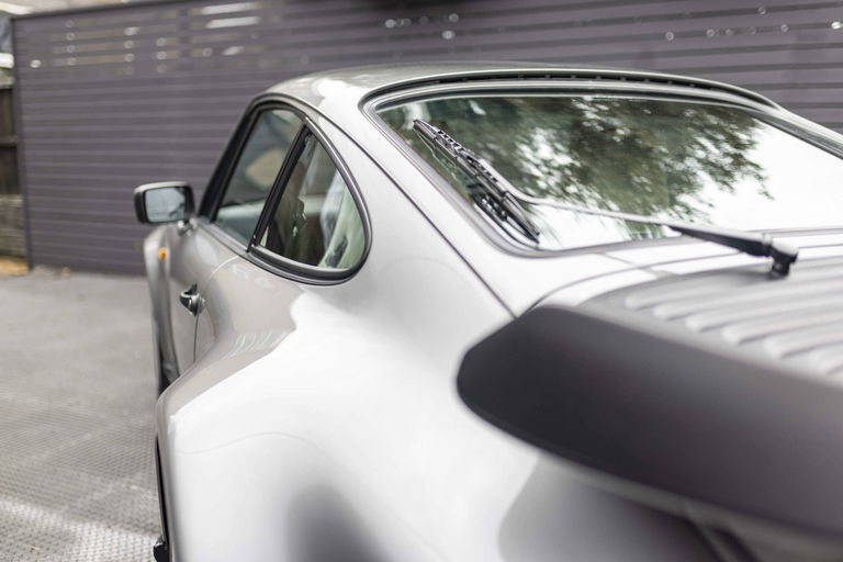 Porsche 911 Carrera 3.2 Supersport