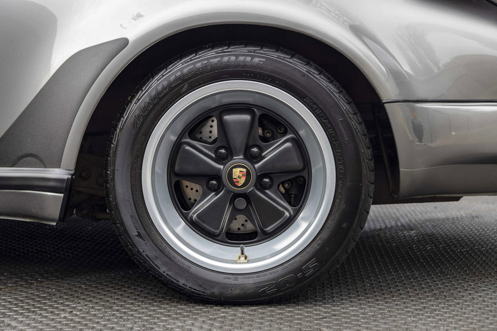 Porsche 911 Carrera 3.2 Supersport