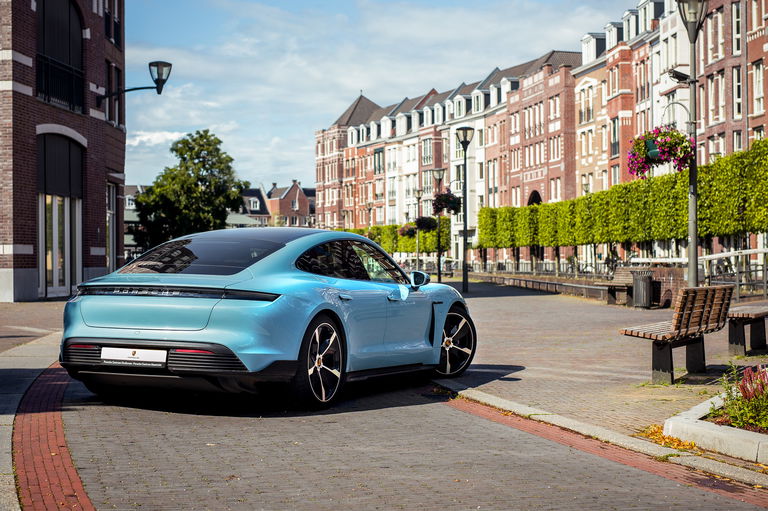 Porsche Taycan 4S