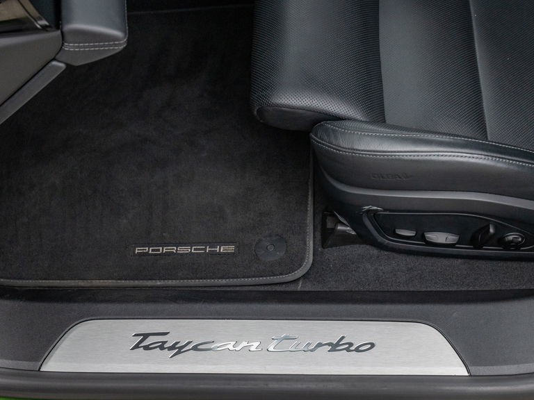 Porsche Taycan Turbo