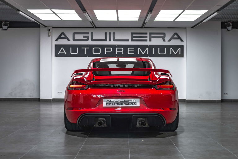 Porsche 718 Cayman GT4