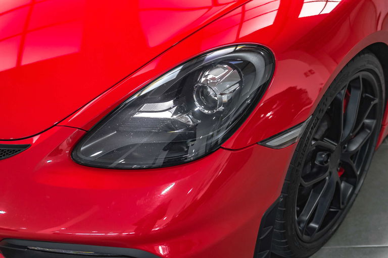 Porsche 718 Cayman GT4