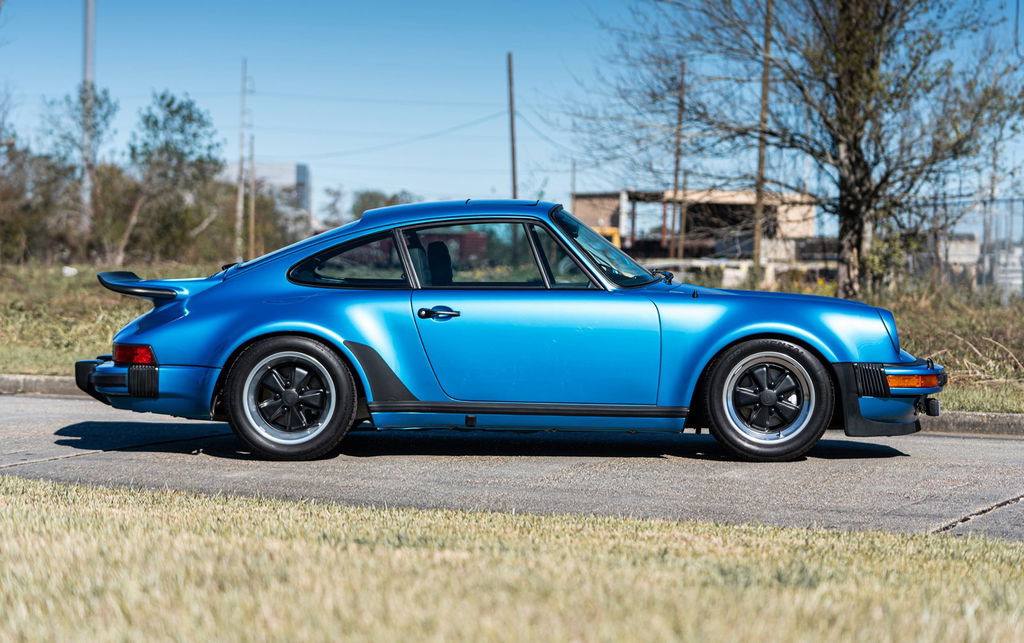 Porsche 911 Turbo 3.3 (US)