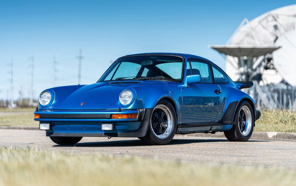 Porsche 911 Turbo 3.3 (US)