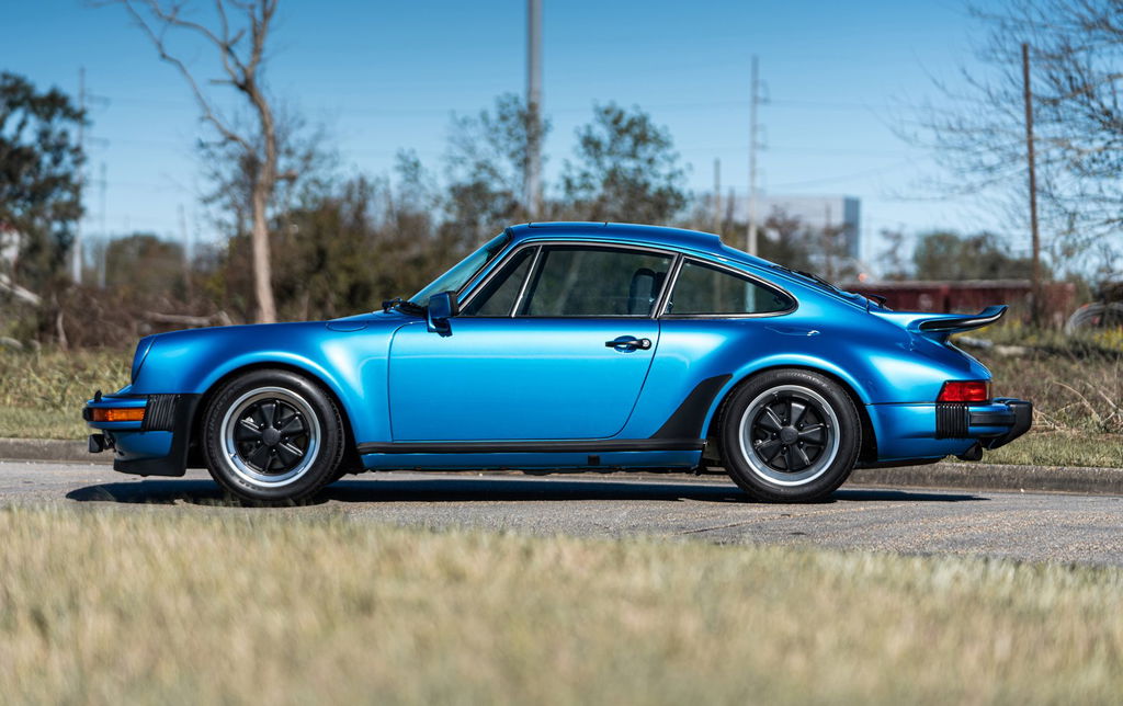 Porsche 911 Turbo 3.3 (US)